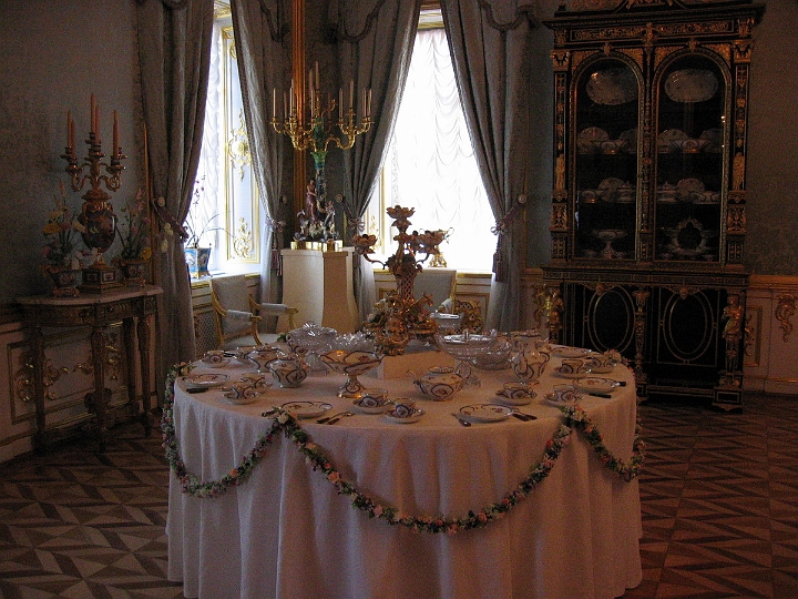 52 Imperial Palace, Peterhof.jpg